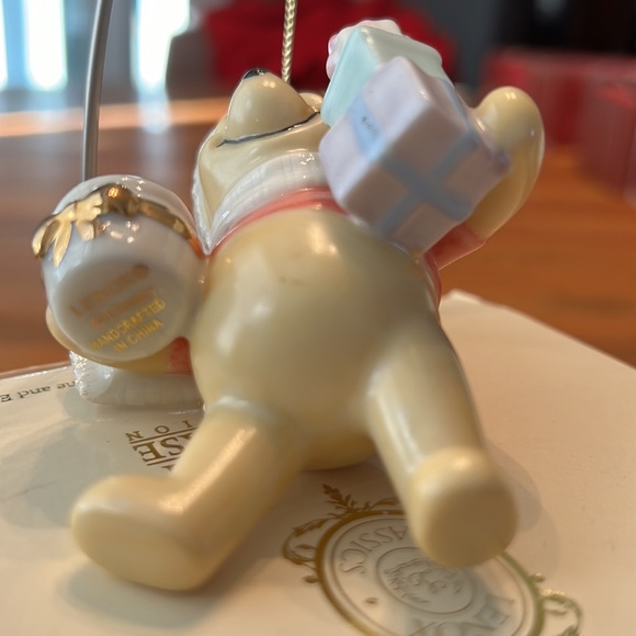 Lenox Winnie the Pooh 2004 Christmas Ornament - Picture 6 of 7